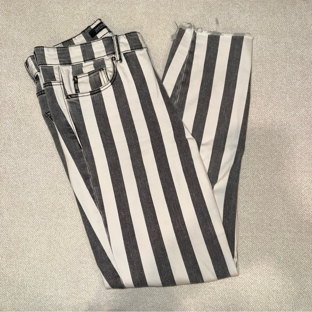 Zara Trafaluc White/Grey Striped High-Rise Skinny Jeans - Picture 3 of 9